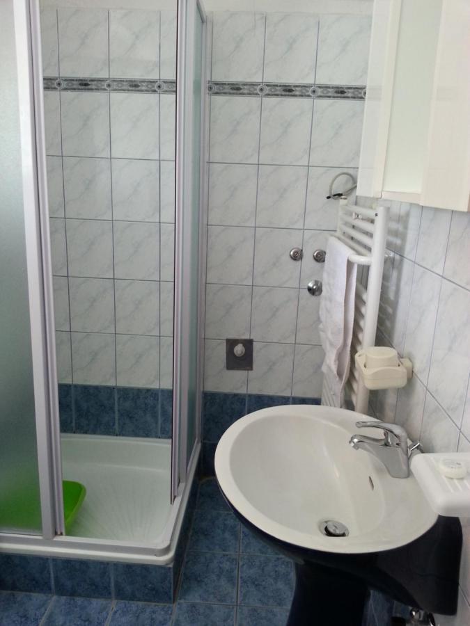 Apartmani Elena Malinska Exterior photo