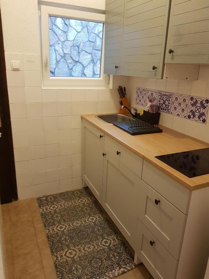 Apartmani Elena Malinska Exterior photo